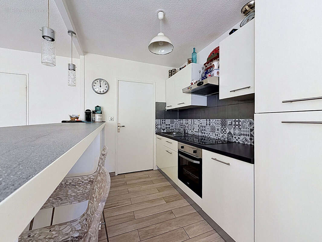 Appartement à MARSEILLE-6E