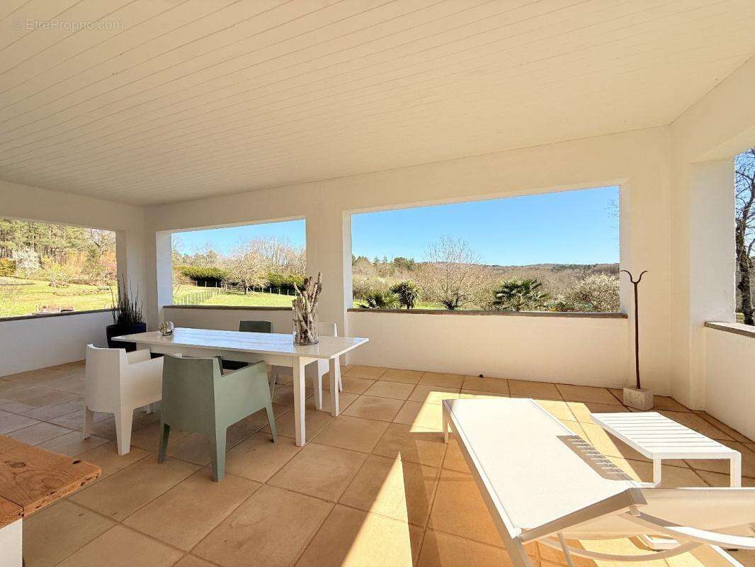 Maison à SAINT-PARDOUX-LA-RIVIERE