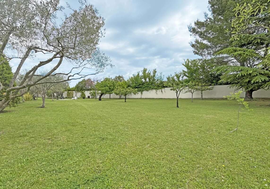 Maison à L'ISLE-SUR-LA-SORGUE