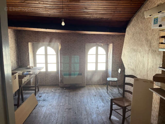 Maison à MEZIN