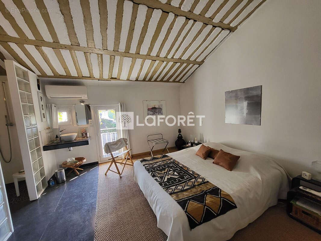 Maison à L'ISLE-SUR-LA-SORGUE