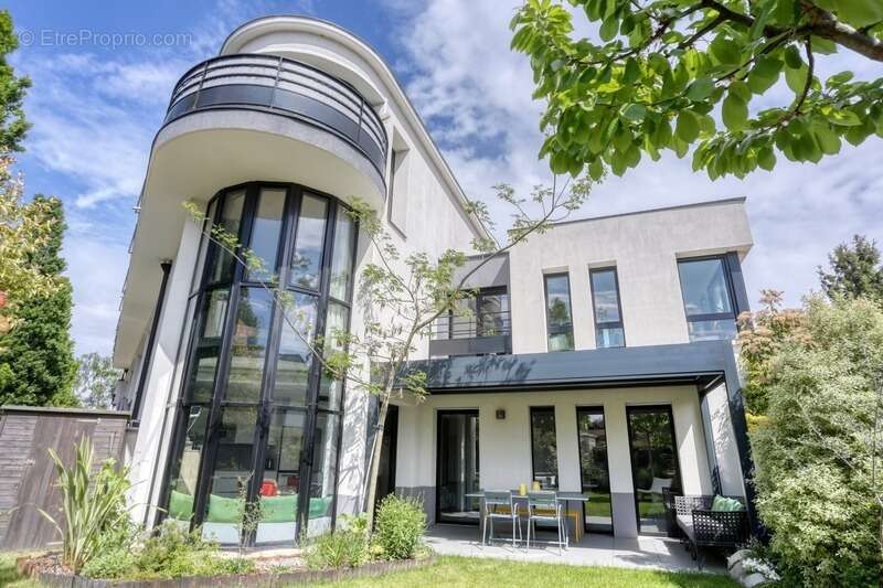 Appartement en triplex 6 pieces quartier du parc a saint-maur-des-fosses (94) - photo 2