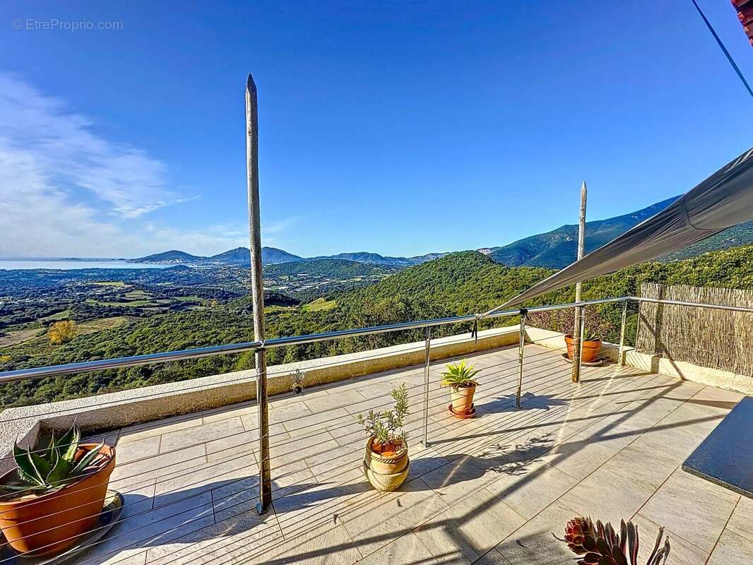 Maison à ECCICA-SUARELLA