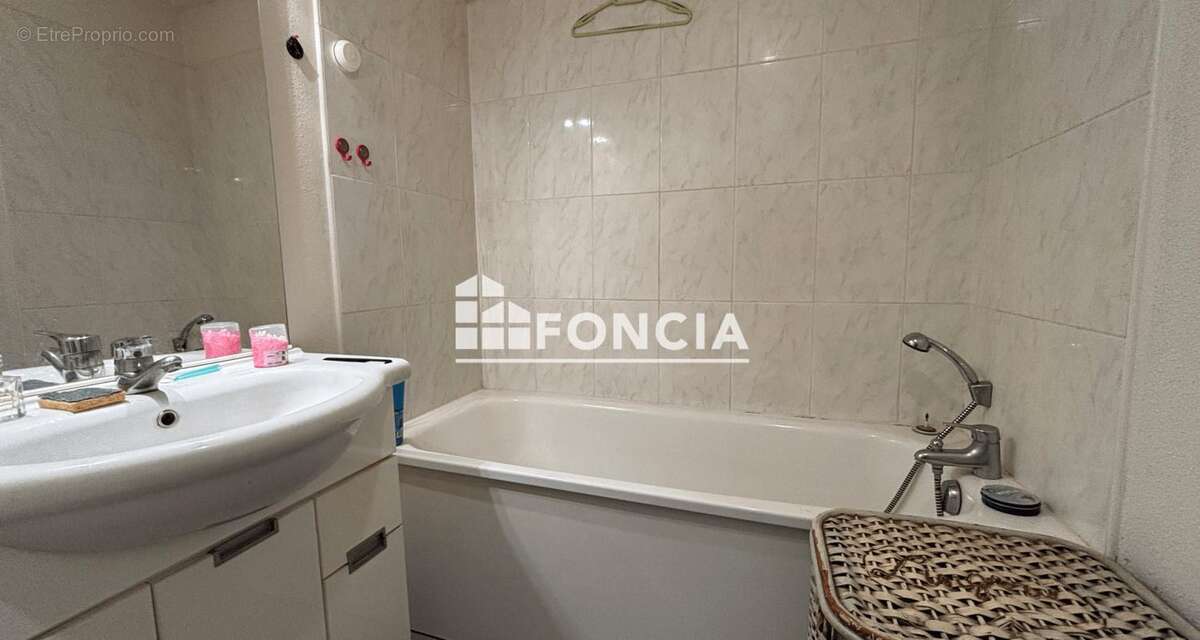 Bannalec - Proche bourg - Au Calme - Appartement T2 - Dernier Etage - Places de Parking - Cave - Locataire en Place - photo 7