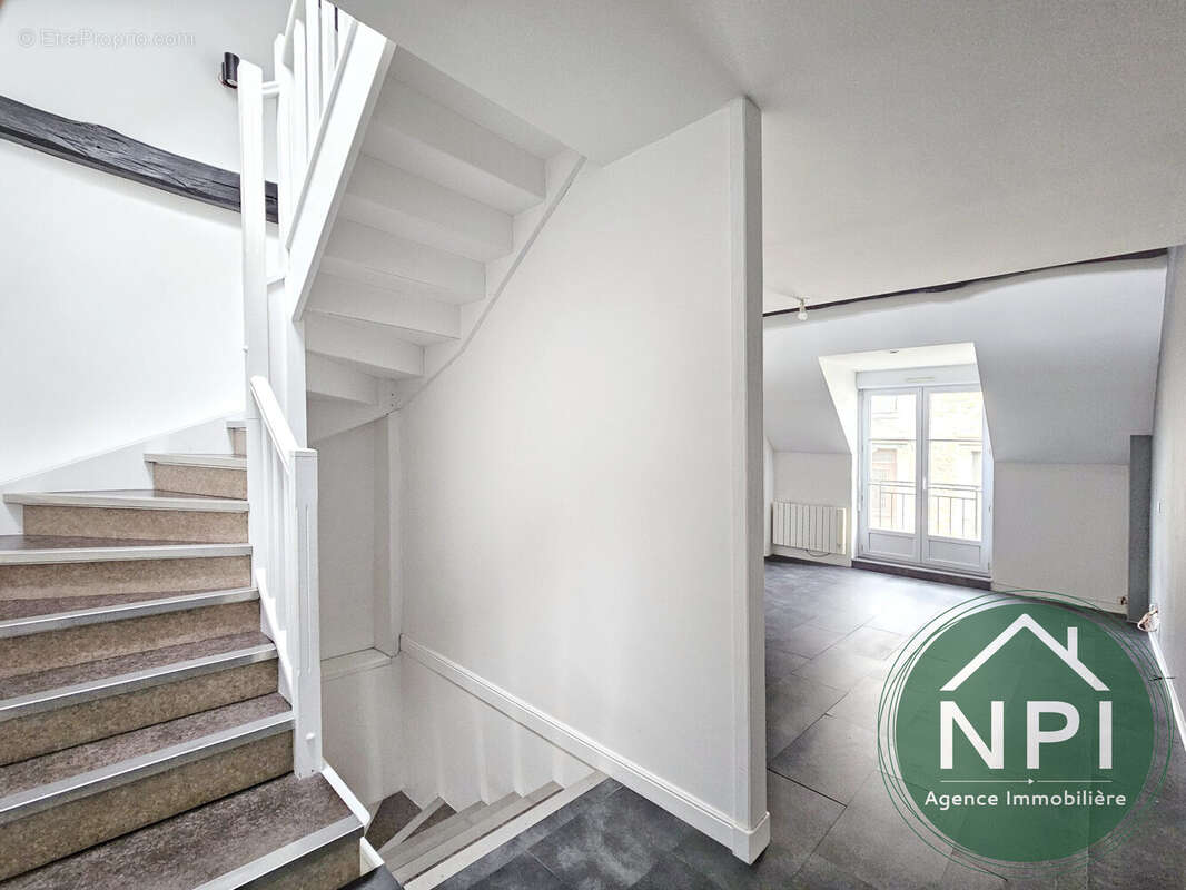 Appartement à PRINGY