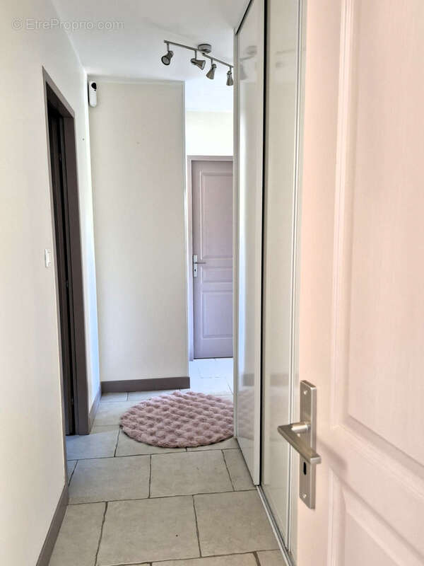 Maison à BAGNOLS-EN-FORET