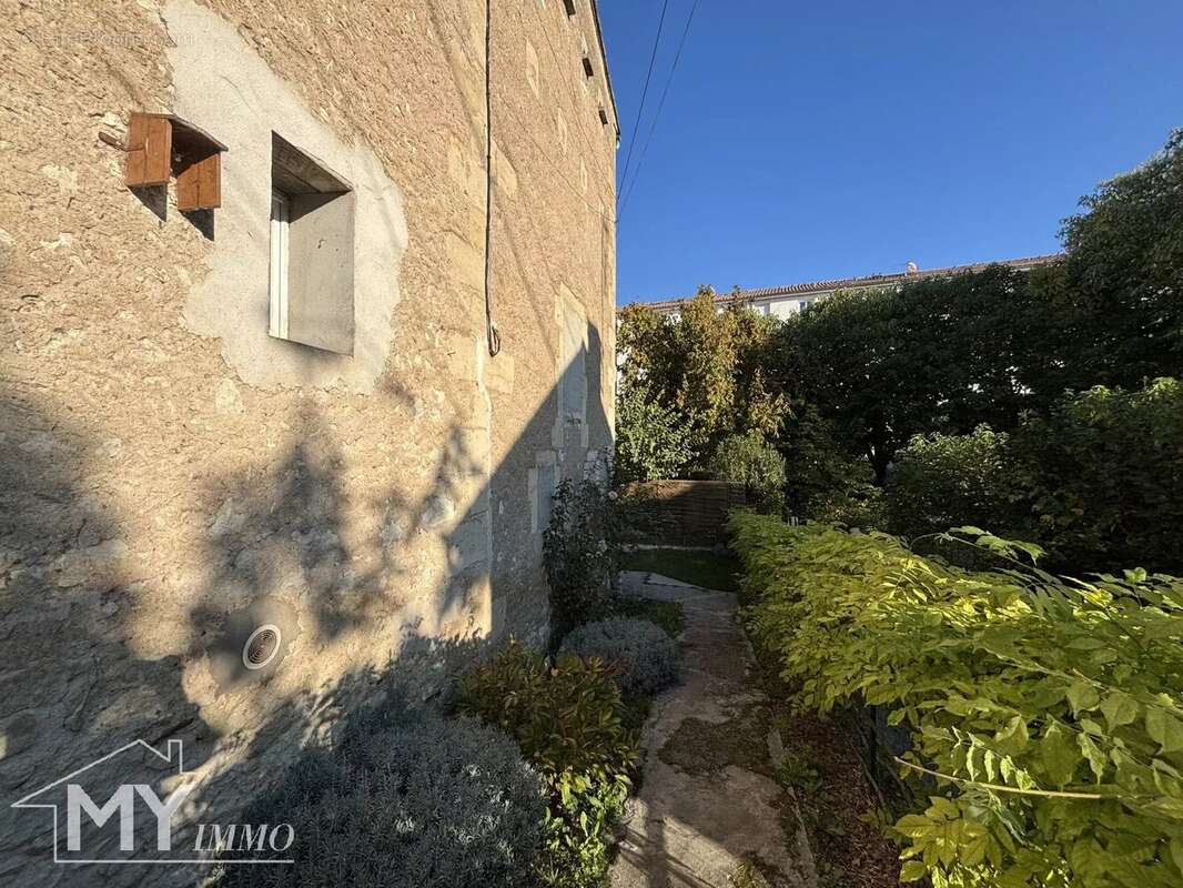 Appartement à PINEUILH