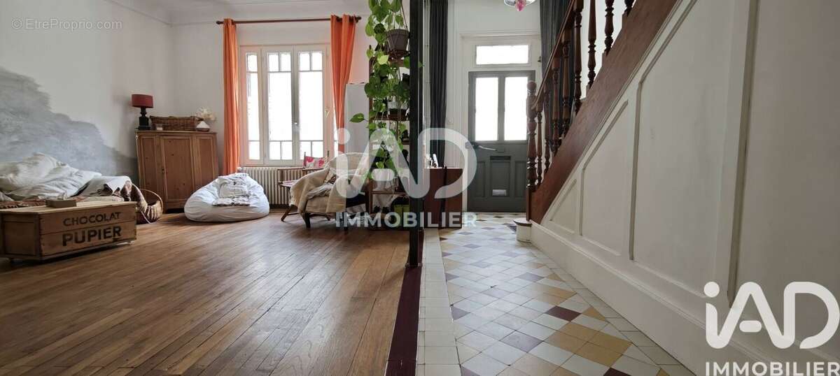 Maison 137 m² à Fontenay-Le-Comte  - photo 2