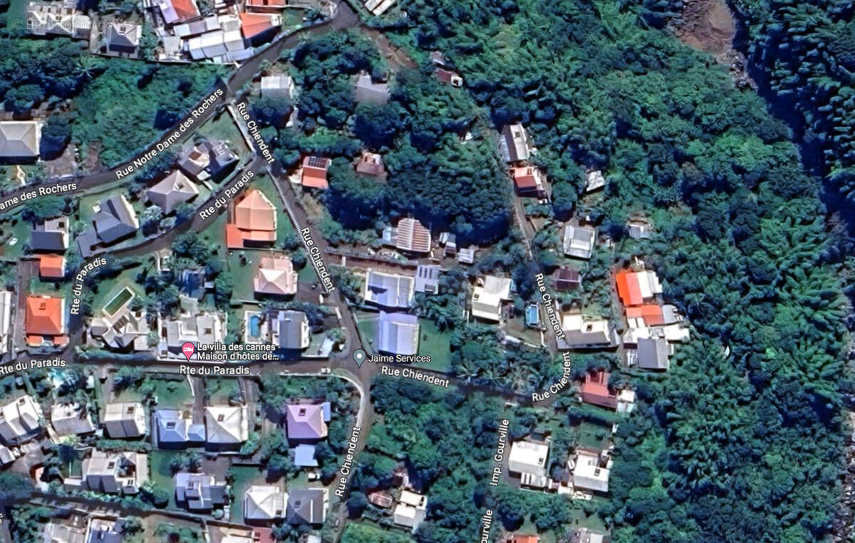 Terrain à SAINTE-MARIE