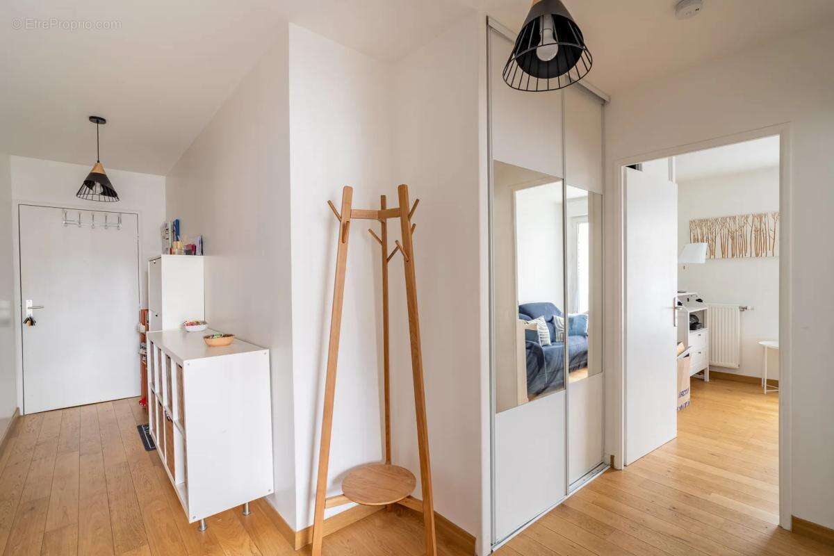 Appartement à COURBEVOIE