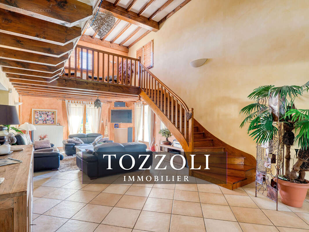 Maison à SAINT-QUENTIN-FALLAVIER