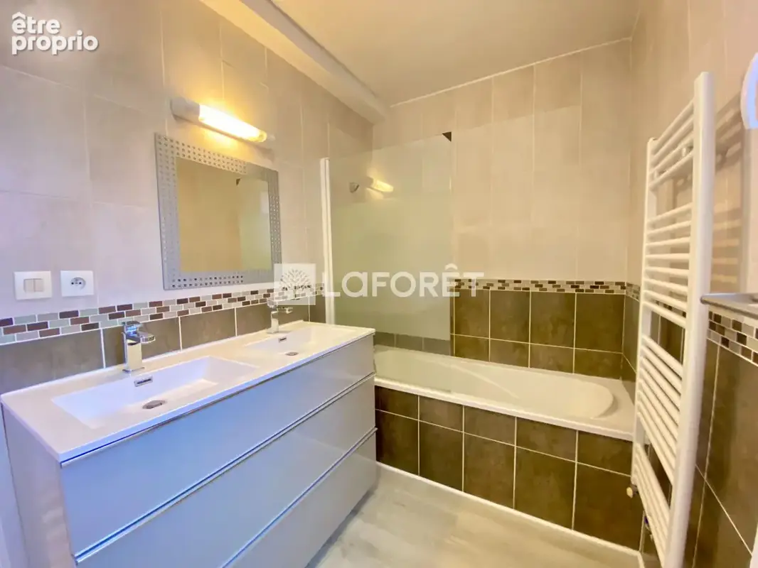 Maison à Bourg-lès-Valence de 4 pièces avec piscine - photo 8
