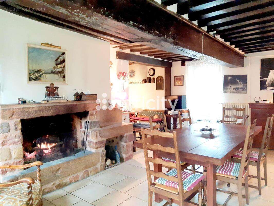 Maison à SAINT-DENIS-D'AUTHOU