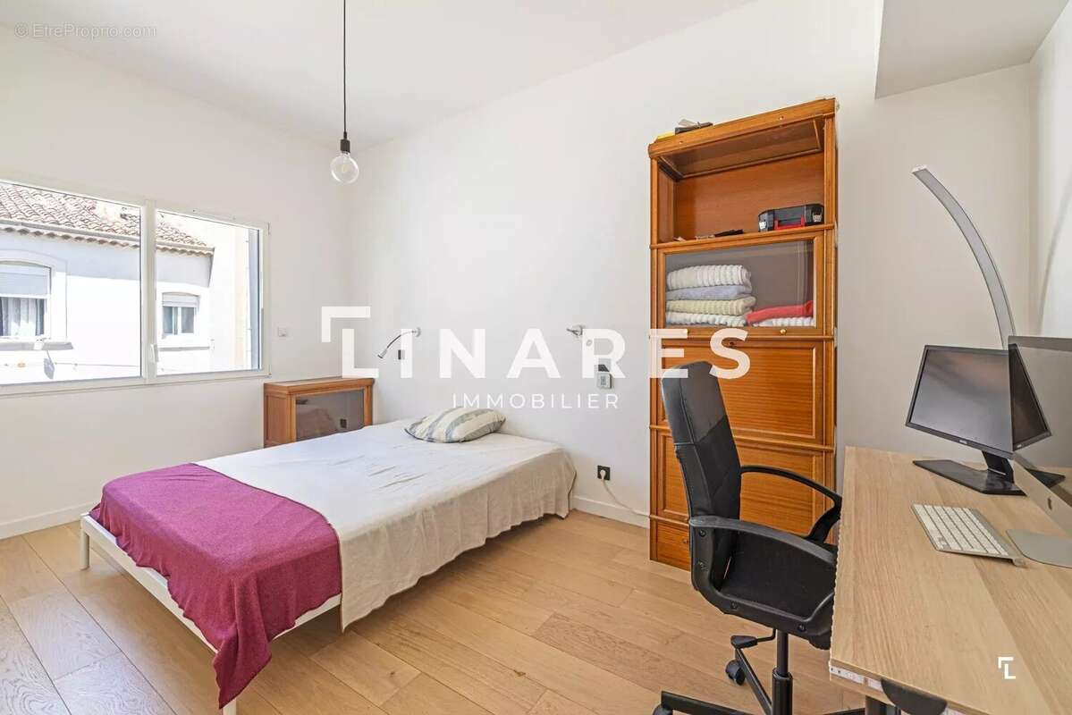 Appartement à MARSEILLE-1E