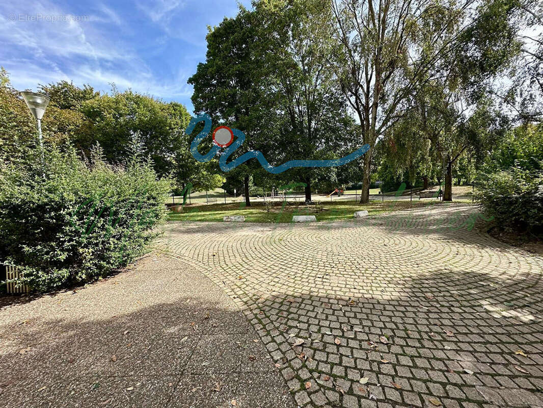 Appartement à LES MUREAUX