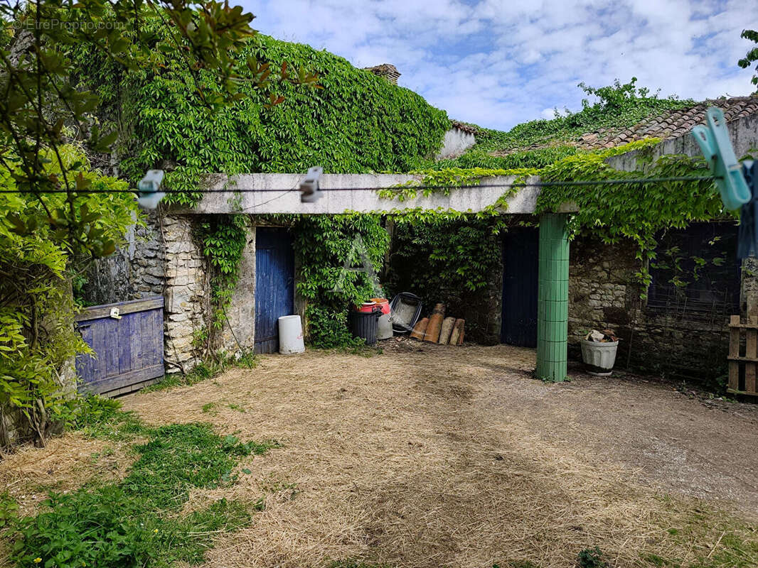 Maison à BREUIL-MAGNE