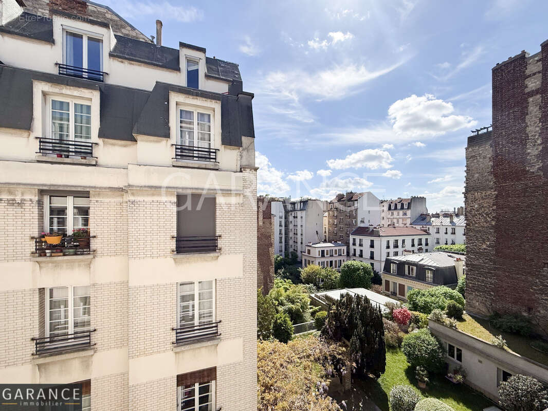 Appartement à PARIS-14E