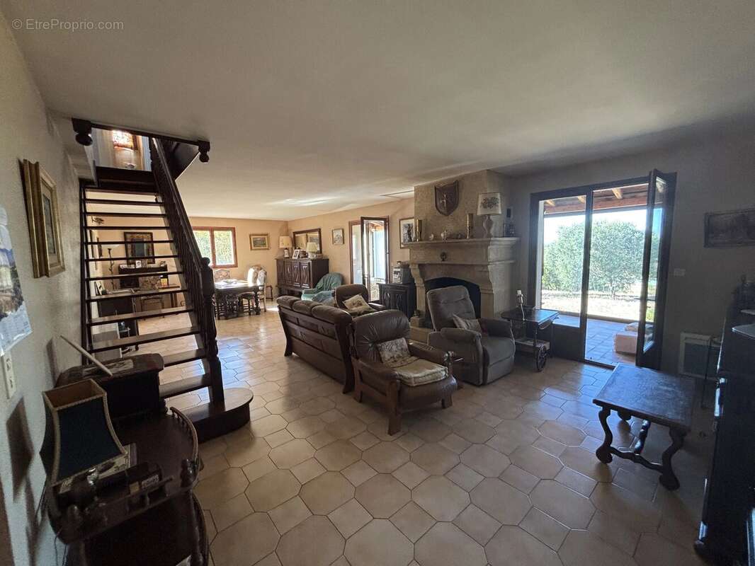 Maison familiale T6 - photo 3