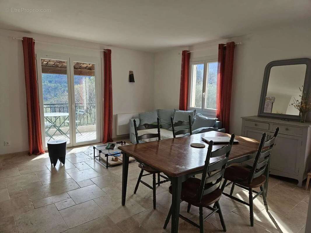 Maison à ROQUESTERON