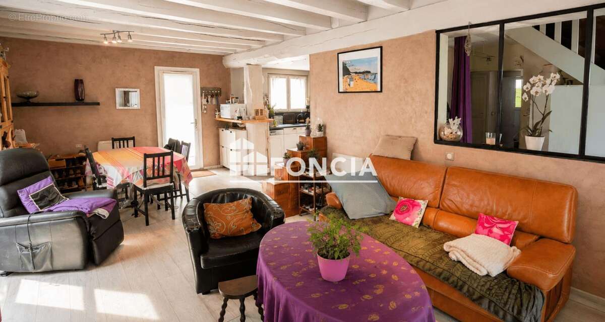 Maison à NAZELLES-NEGRON