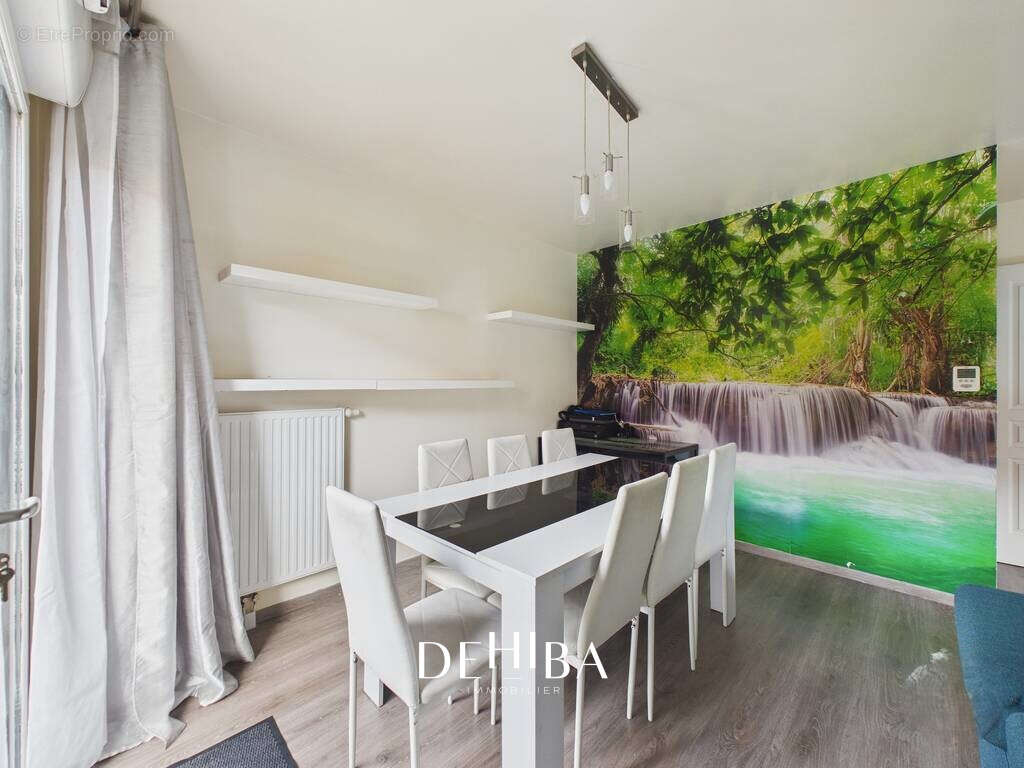 Appartement à LES PAVILLONS-SOUS-BOIS