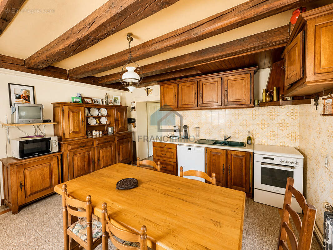 Belleherbe - grande maison avec dependances - photo 6