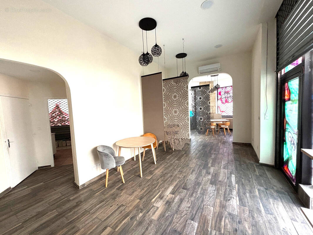 Commerce à MARSEILLE-1E