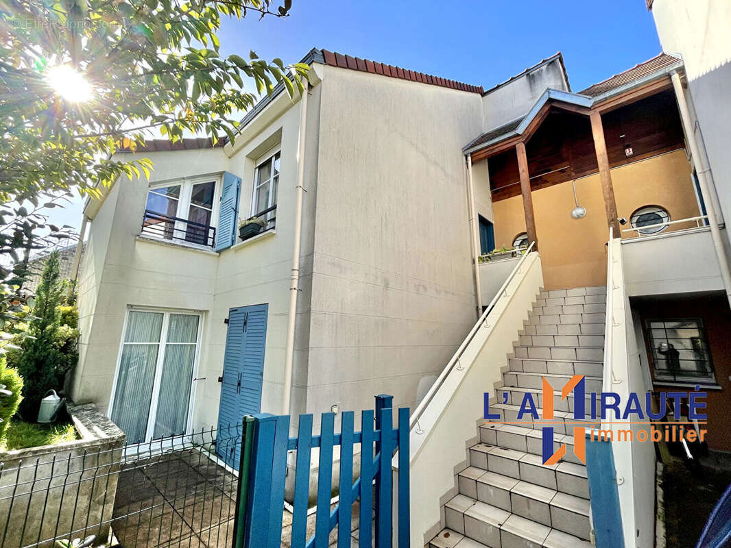 Appartement à HOUILLES