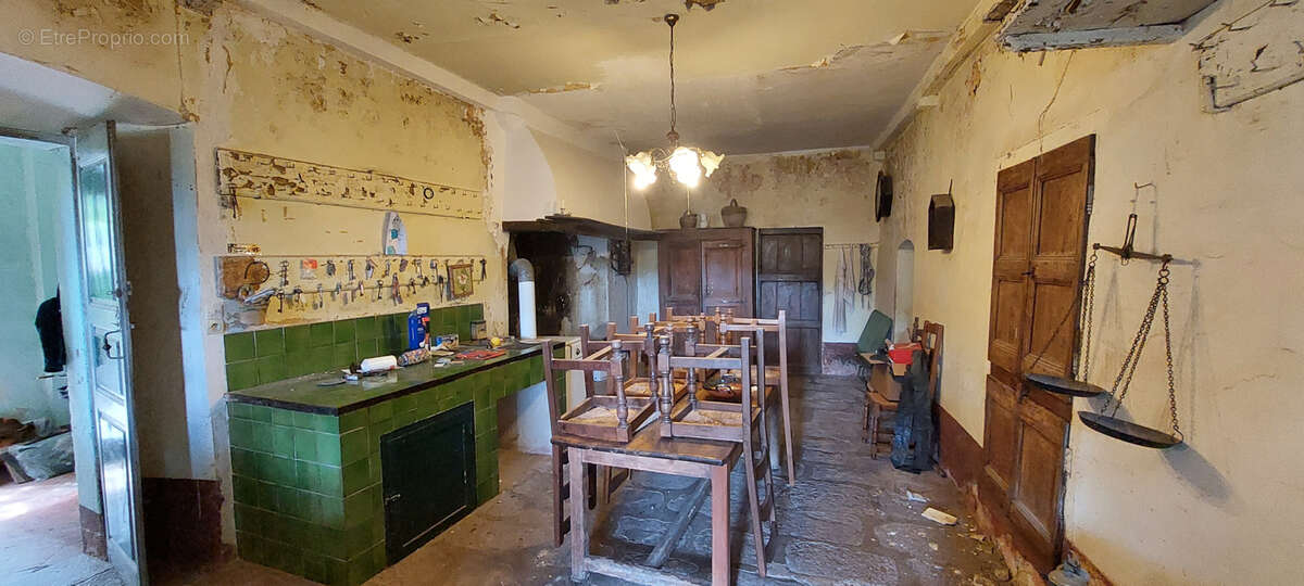 Maison à SAINT-LAURENT-DE-CERDANS