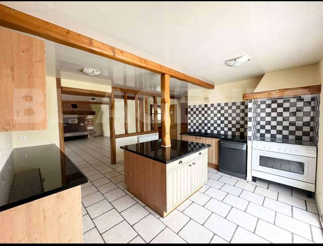 Messenger_creation_4FDB7D6C-667A-4C6F-A934-8EA7ACF14FA3 - Maison à DIEPPE