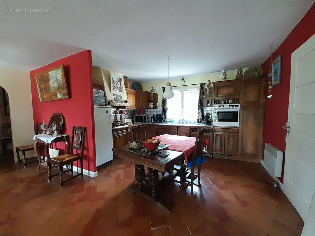 Maison à ENTRECASTEAUX