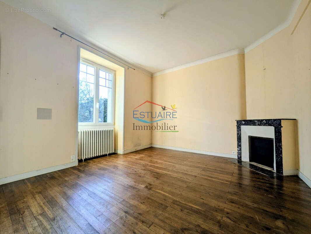 Maison à SAINT-ETIENNE-DE-MONTLUC