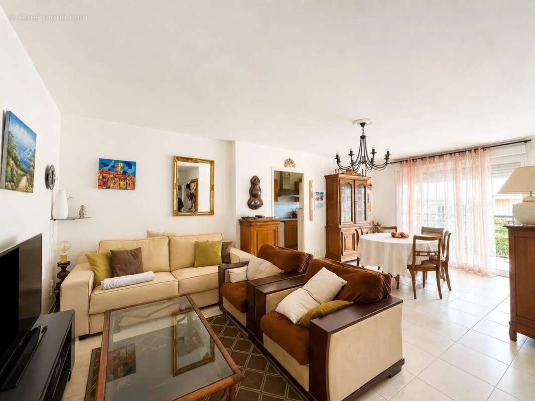 A vendre appartement 3 pièces avec garage à Grasse - photo 2