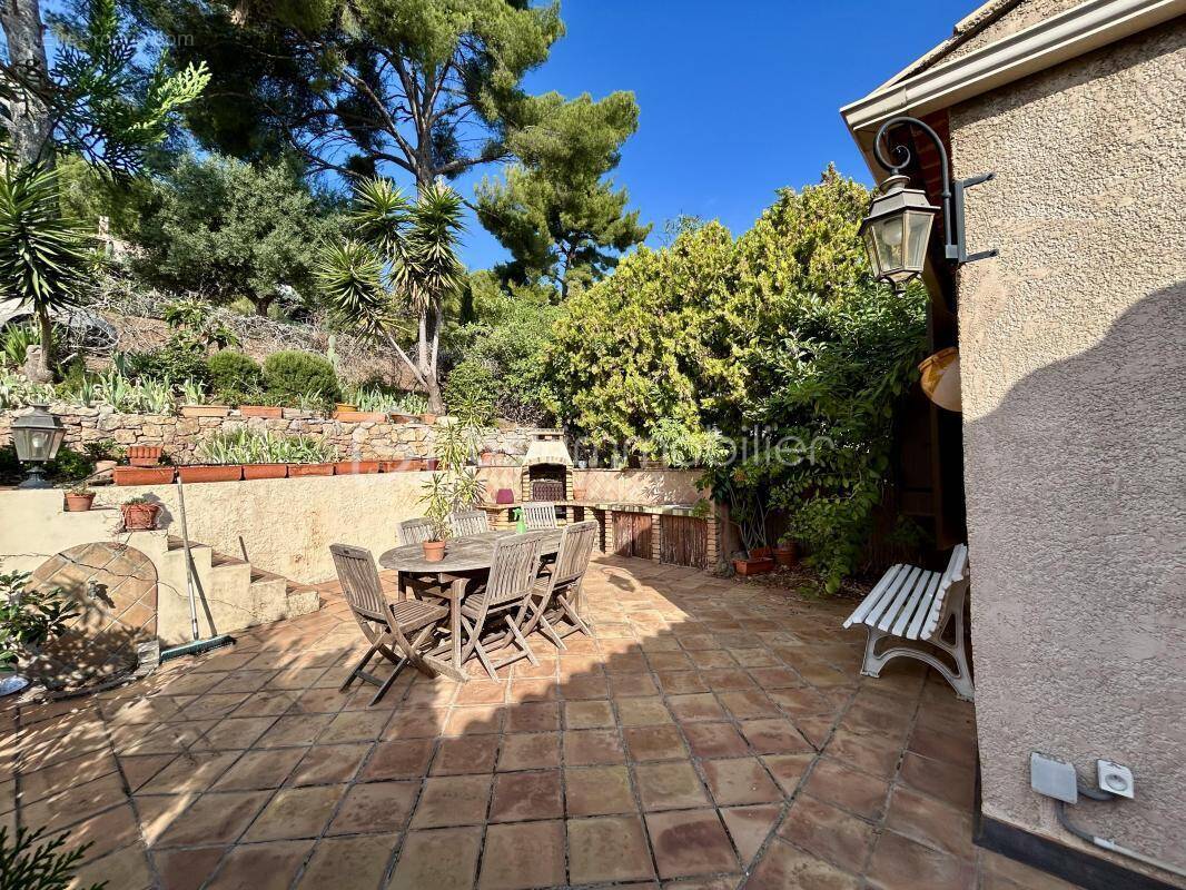 Maison à SOLLIES-VILLE