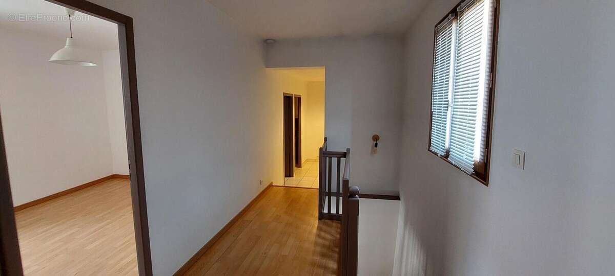 Maison 82 m² à Beaurepaire  - photo 9