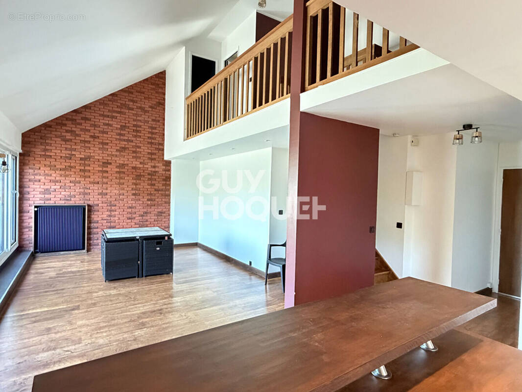 Appartement à LE COUDRAY-MONTCEAUX