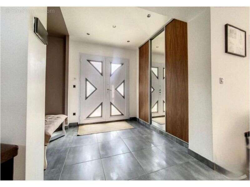 Maison 246 m² à Michery  - photo 3
