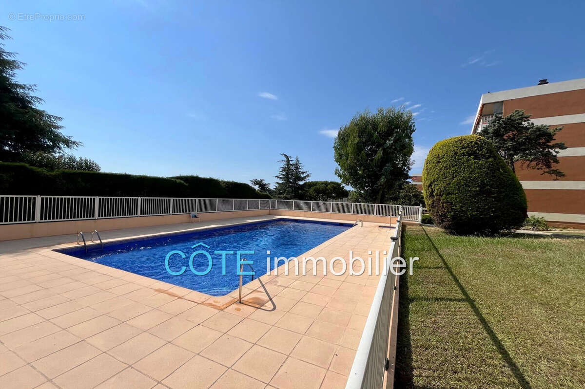 Appartement 68 m² à Antibes  - photo 2