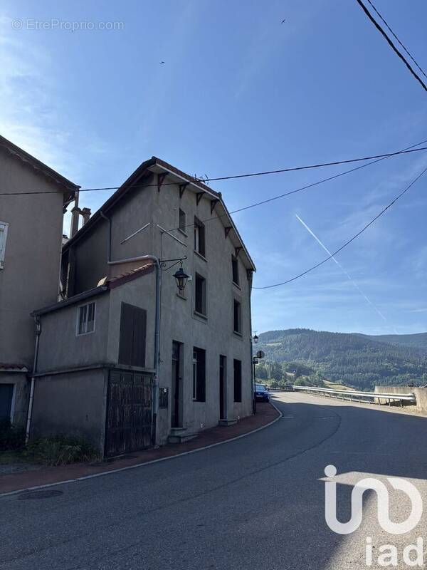 Maison 180 m² à La Valla-En-Gier  - photo 1
