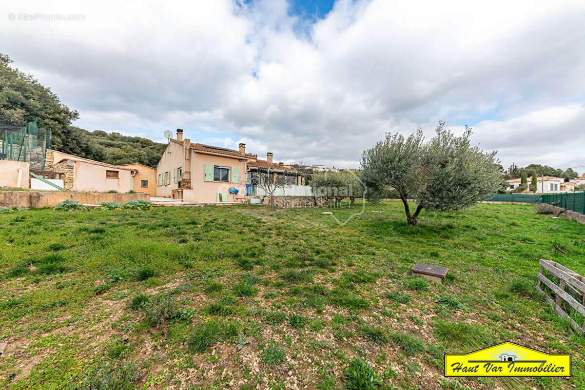 Maison à GINASSERVIS