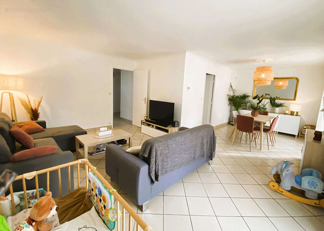 Maison à SAINT-JEAN-DE-BRAYE