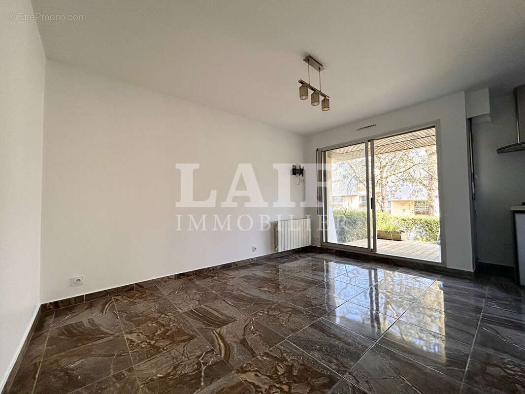 Studio avec terrasse à vendre en centre ville à Bagnoles de l'Orne - Ref O15559 - photo 2