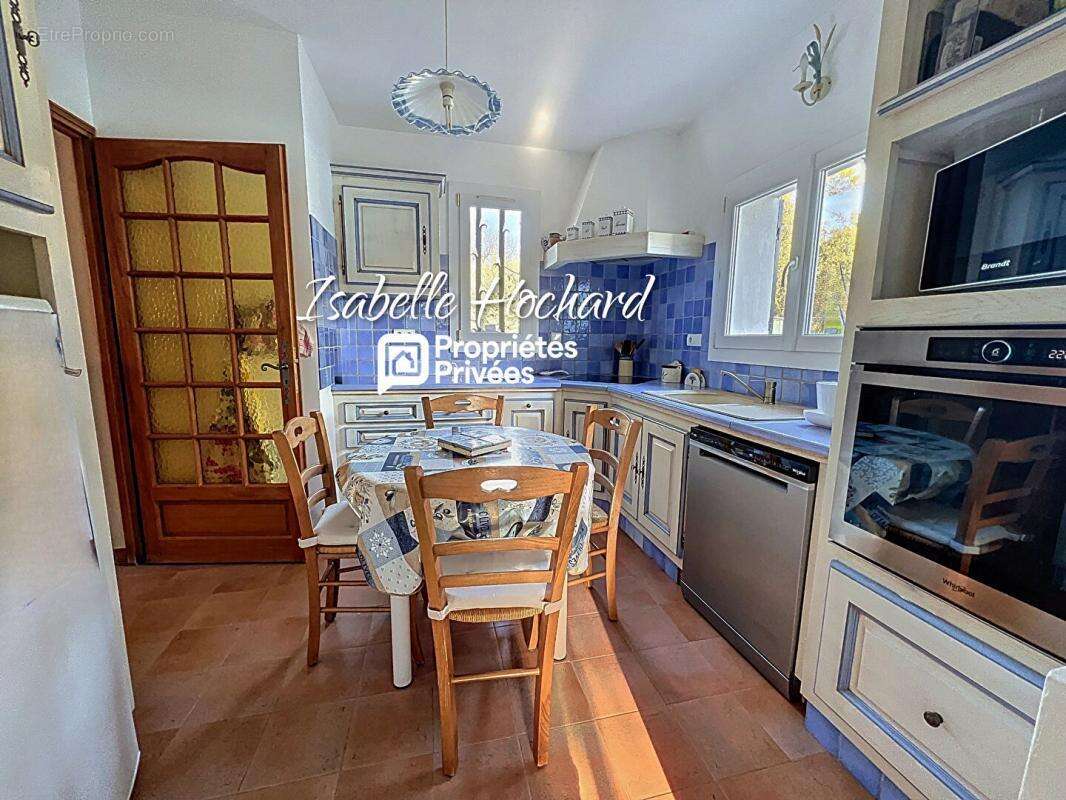 Maison Saint Maximin La Sainte Baume 5 pièce(s) 123 m² - photo 10
