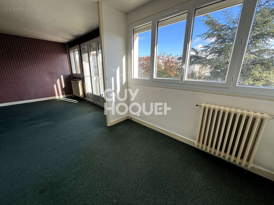 Appartement à VERRIERES-LE-BUISSON