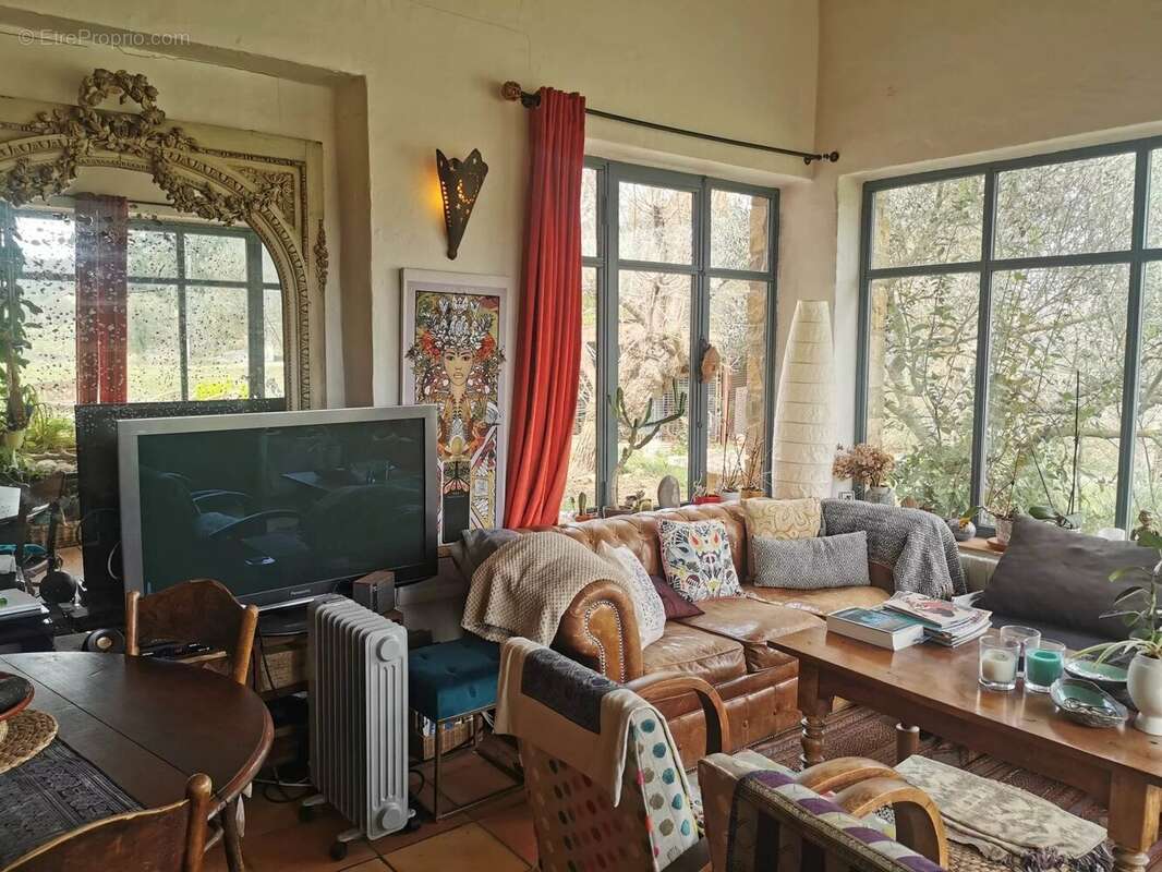 Maison à ENTRECASTEAUX