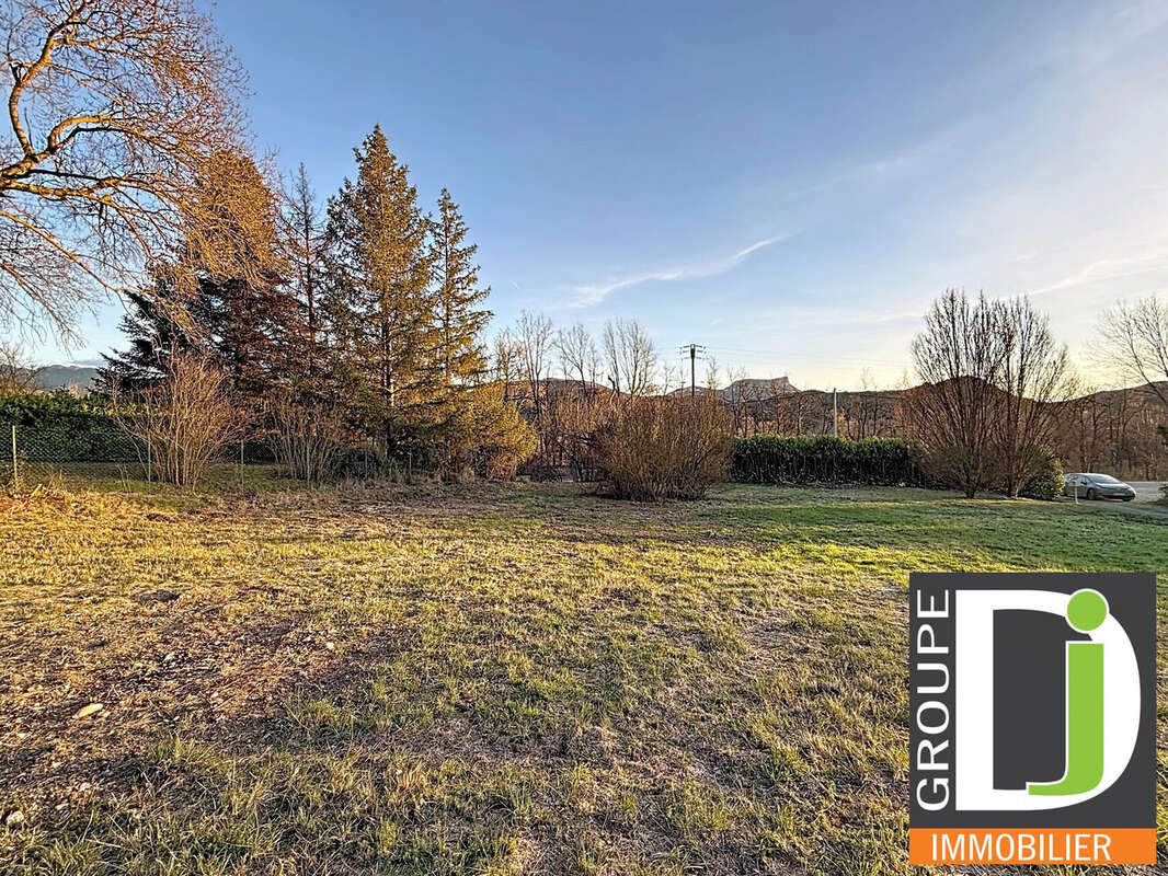 Terrain à AOUSTE-SUR-SYE