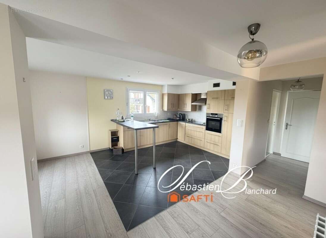 Photo 2 - Maison à VETRAZ-MONTHOUX