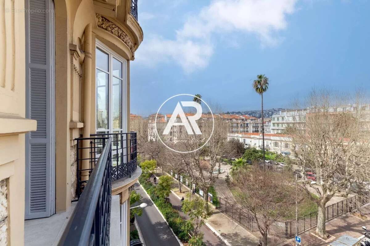 NICE – CARRÉ D’OR  Superbe bourgeois - 4 pièces avec balcon - photo 3