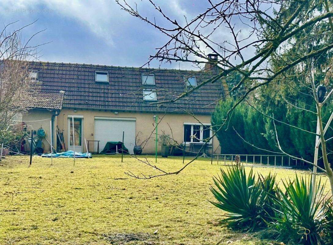 Maison à LABOISSIERE-EN-SANTERRE