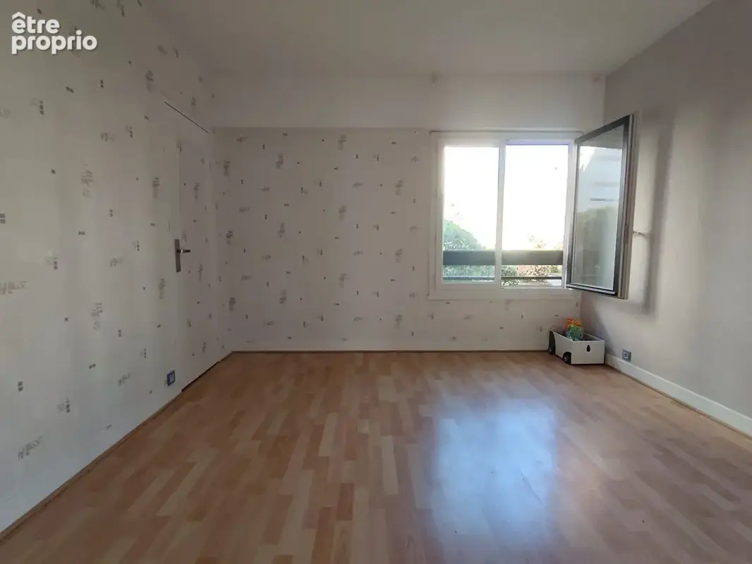 Baisse de prix - t4 rénové de 93 m² - 3 chambres - ascenseur - cave - photo 10